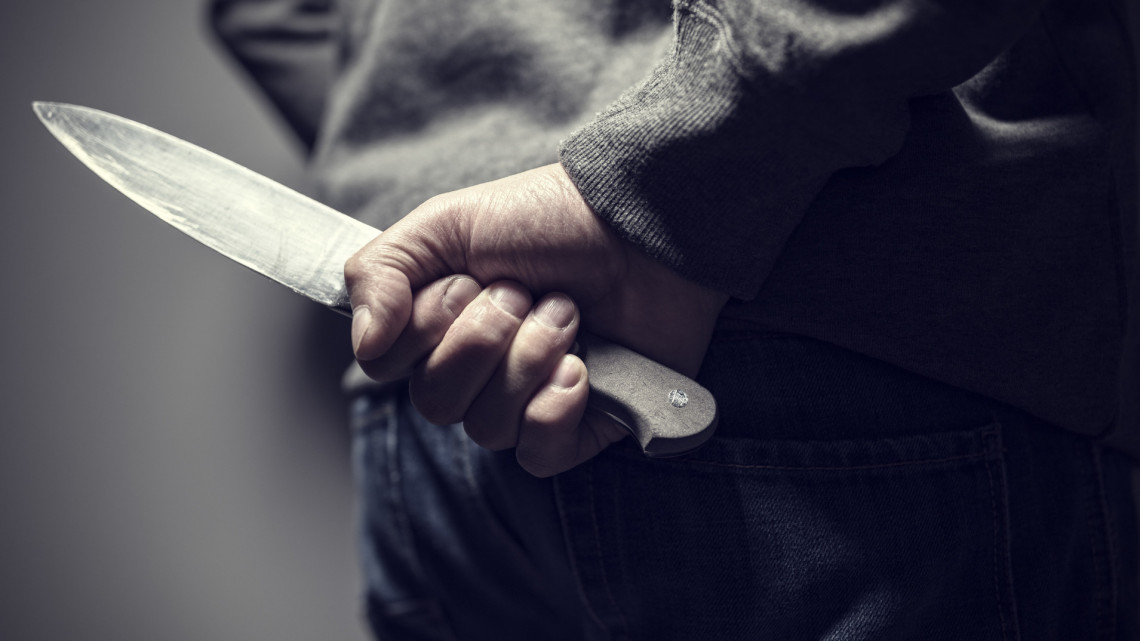 Esztergomban támadt egy késsel a sértettre, letartóztatta a bíróság