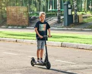 Négy gyerek került kórházba súlyos sérülésekkel rollerbaleset miatt