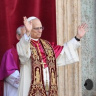 XIV. Leó pápa - A békéről, a szinodális, hidakat építő, szegények mellett álló egyházról szólt az új katolikus egyházfő első beszéde