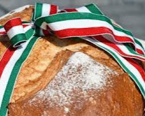 Országszerte tart az aratás, az ország kenyere biztosított