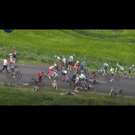 Videó: hatalmas bukás a Tour de Hongrie második szakaszán