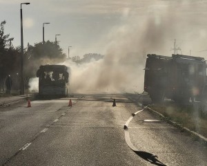 Kiégett egy busz Esztergomban