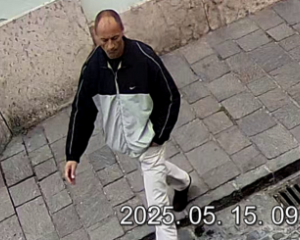 Esztergomi irodából lopott