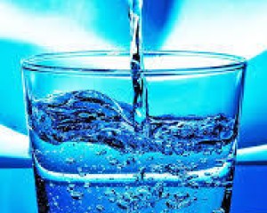 Több mint 68 ezer liter ivóvízzel segítette az Aqua-Lorenzo Kft. a csőtörés miatt bajba került embereket