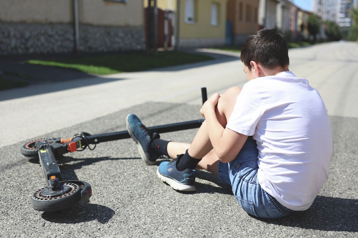 Címlapon a biztonság: Elektromos rollerek az utakon – Mire figyeljünk szülőként és közlekedőként?