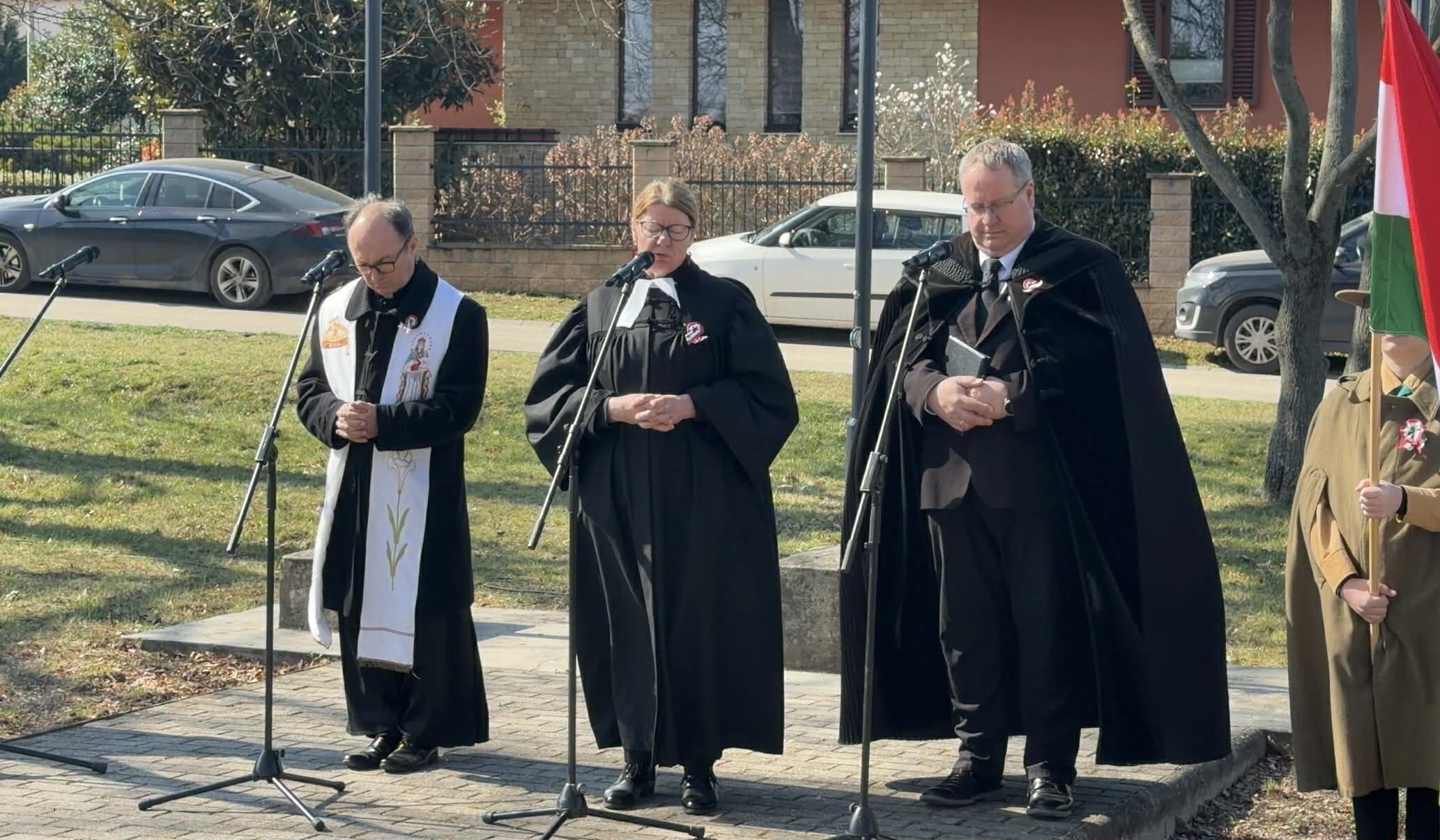 Méltóságteljes főhajtás az esztergomi Honvédtemetőben: 1848 hőseire emlékeztek