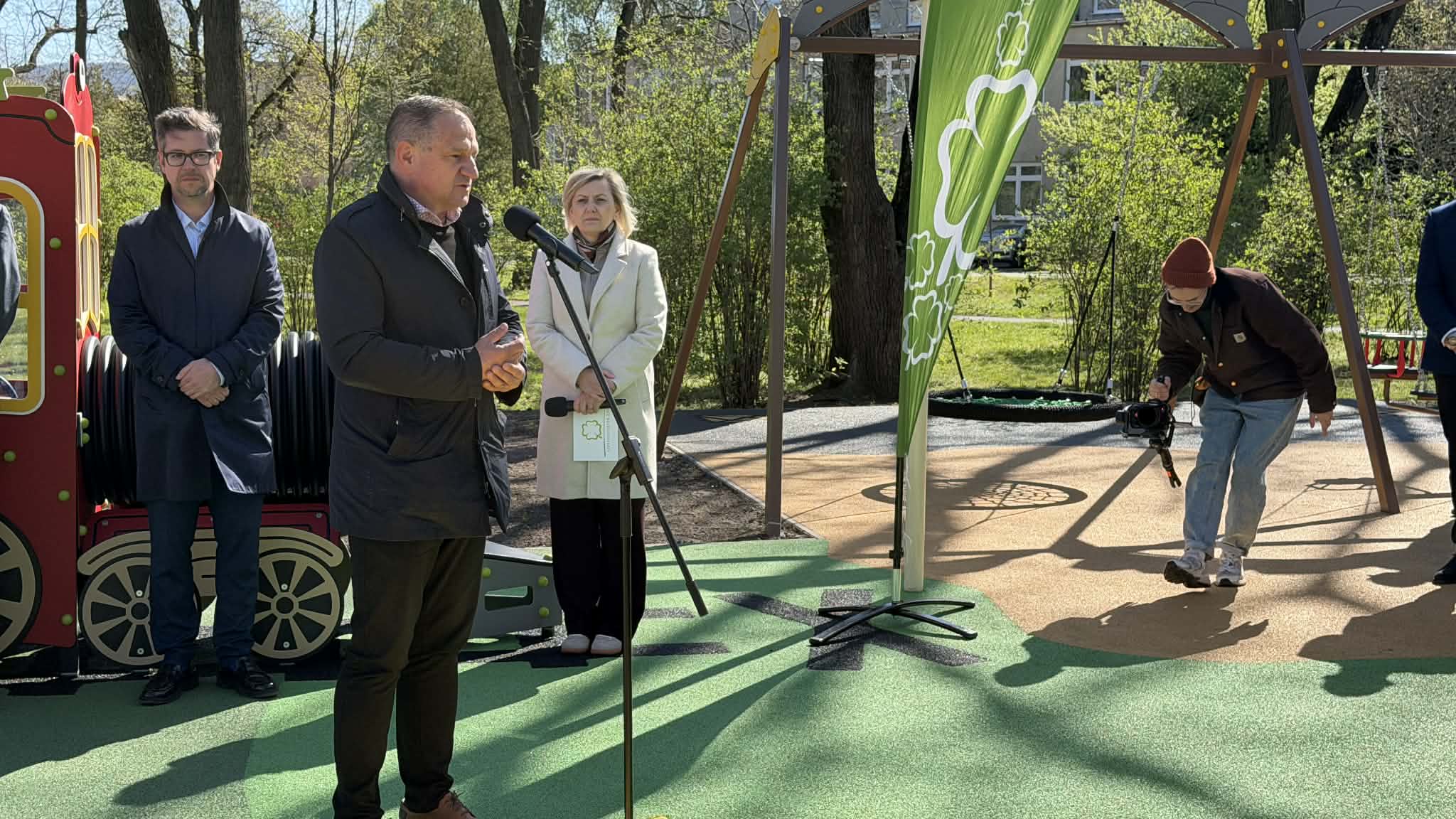 A játék összeköt: Új befogadó játszóteret adtak át ma délelőtt Dorogon