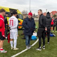 Dupla eszméletvesztés a Dorog–ESMTK edzőmeccsen, kórházba kerültek a játékosok