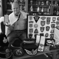 Rendvédelmi relikviák Csolnokon: Új helyszínen látható Dr. Szilas László emlékkiállítása