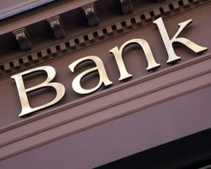 Több tízezer forintot is megtakaríthatnak az ügyfelek a bankok által ajánlott kedvezőbb bankszámlacsomagokkal