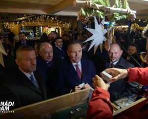 V4-csúcs Esztergomban: a versenyképesség, az energia és a biztonság volt a középpontban