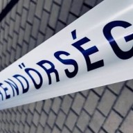 Súlyos buszbaleset Esztergom közelében: Teljes útlezárás a 11-es főúton