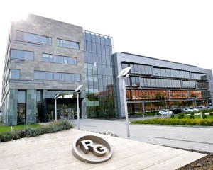 Példát mutat a Richter: Több mint felére vágja áramfogyasztását és energiát ad a magyar hálózatnak