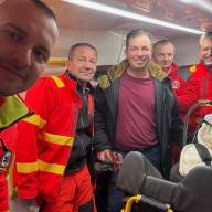 Szirénaszó és gyereksírás: Izgalmas percek a kis Dávid érkezésekor