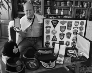 Rendvédelmi relikviák Csolnokon: Új helyszínen látható Dr. Szilas László emlékkiállítása