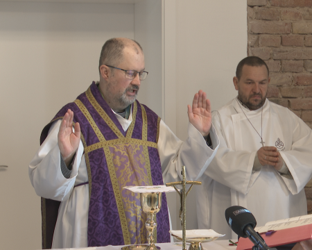 Szentmise a Süttői Hengermalom Közösségi Házból