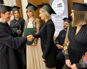 Mestereket avatott a kamara Esztergomban