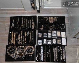 Közel 1 milliárd forint vagyoni hátrányt okoztak a költségvetésnek