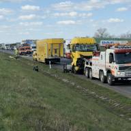 Két kamion ütközött az M1-es autópályán Mocsánál