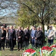 „Hőseink emlékére” – Méltóságteljes megemlékezés Dorogon a forradalom évfordulóján