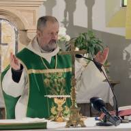 Szentmise a Lábatlani Sarlós Boldogasszony templomból   2025.11.18.