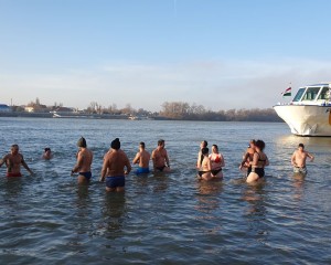 Bátraké a Duna – Jön az Újévi Csobbanás Esztergomban