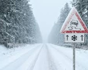 Biztonság az utakon: Tanácsok havas és jeges viszonyokhoz