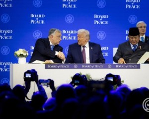 Aláírták a Béketanács alapító okiratát