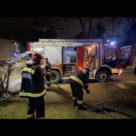 Tűz egy dorogi társasházban: tizenegy embert kellett kimenekíteni