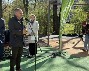 A játék összeköt: Új befogadó játszóteret adtak át ma délelőtt Dorogon
