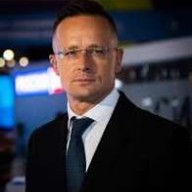 Szijjártó Péter bejelentése: Történelmi megállapodás született a magyar és a szlovák finomítók összekötéséről