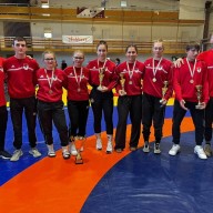 Négy aranyéremmel és csapatgyőzelemmel taroltak az esztergomi birkózók Dorogon