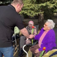 Egy szál virág, ezer mosoly: Különleges kezdeményezéssel tette szebbé a nőnapot a Gran TV