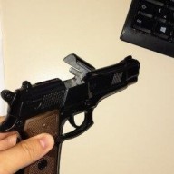 Játékpisztollyal keltett riadalmat, majd telefont lopott – ítéletet hozott a bíróság