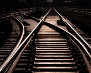 Tehervonat gázolt halálra egy embert Almásfüzitő és Komárom között