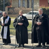 Méltóságteljes főhajtás az esztergomi Honvédtemetőben: 1848 hőseire emlékeztek