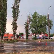 Pusztító vihar csapott le Komárom-Esztergom vármegye nyugati részére: Fák dőltek utakra, autókra és házakra
