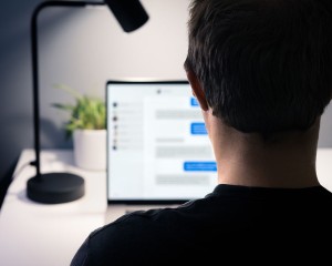 Szakirányú továbbképzések: a NAV kiszűri a szochokedvezménnyel trükközőket