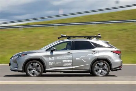 Bízhatok télen az autómban? Így segítik a biztonságos vezetést az autóinkba épített intelligens rendszerek