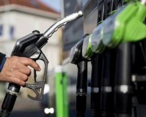 Csak magyar rendszámmal: Éjféltől élesedik a Védett Ár az üzemanyagoknál