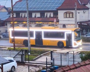 Ünnepi fénybusz közlekedik Esztergom és Budapest között