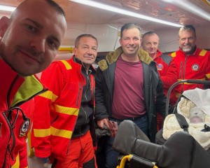 Szirénaszó és gyereksírás: Izgalmas percek a kis Dávid érkezésekor