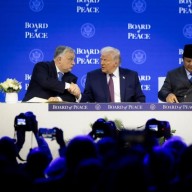 Aláírták a Béketanács alapító okiratát