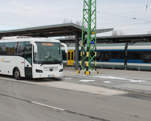 Ünnepi menetrend: több vonat és busz indul a karácsonyi időszakban