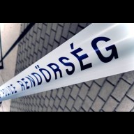 Súlyos buszbaleset Esztergom közelében: Teljes útlezárás a 11-es főúton