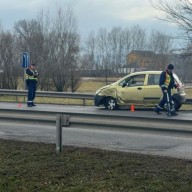 Két idős nő karambolozott a 10-es főúton Tátnál