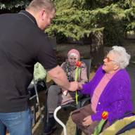 Egy szál virág, ezer mosoly: Különleges kezdeményezéssel tette szebbé a nőnapot a Gran TV