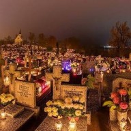 Békében emlékezni, egymásra vigyázni: fontos tanácsokkal készült a rendőrség a közelgő ünnepekre