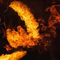 Jégpálya megnyitó: Tűzzsonglőr előadás és szikrashow