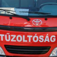 Esztergomi tűzoltók siettek a Piliscsaba és Tinnye között történt balesethez